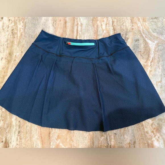 Women’s SWEATY BETTY Navy/Multi skort- size large - Picture 4 of 7